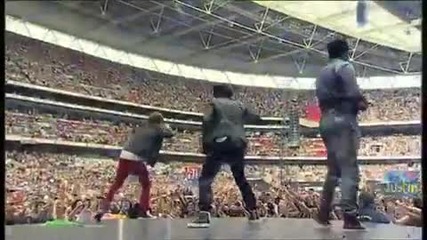 Usher Omg Live at Summertime Ball ft will.i.am and joined on stage by Justin Bieber 