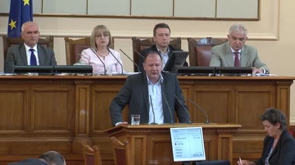 Миков: Демокрацията е заплашена от партии като падащи звезди