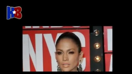 J Lo се подхлъзва на сцената - смях 