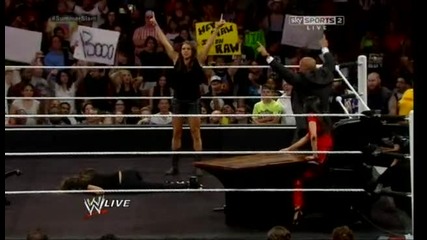 Wwe Raw 04.08.2014: Stephanie Mcmahon смаза близначките Bella преди Summerslam 2014