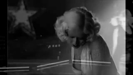 ^ Превод ^ Christina Aguilera - Castle Walls Promo