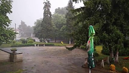 Пороен дъжд в село Добри дял