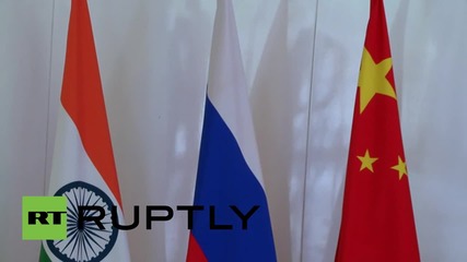 Turkey: Putin greets BRICS leaders Zuma, Modi and Rousseff at G20 summit