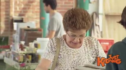 Смях ! Раците се разбягаха ! Скрита камера !