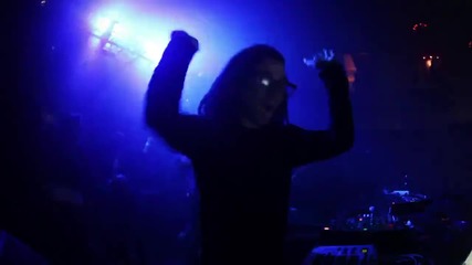 Skrillex - Rock n Roll (will Take You to the Mountain)