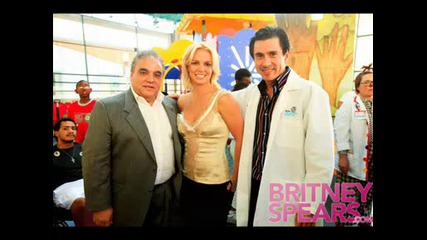 Britney Visits Miami Childrens Hospital