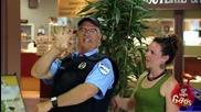 Полицай с розов сутиен - Скрита Камера (смях)