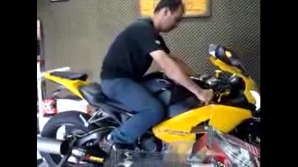 Honda Cbr 1000 Rr dyno test "akrapovic"