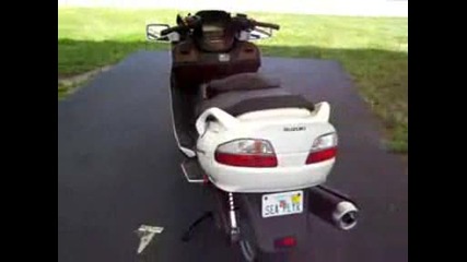 Burgman an650 scooter, yes a scooter, Pearl White