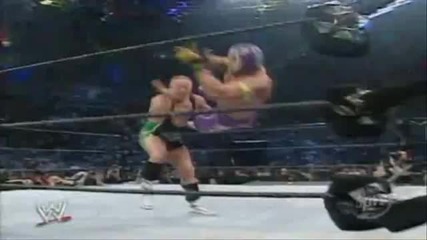 Rey Mysterio - Enzuigiri