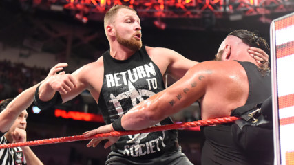 Dean Ambrose vs. Braun Strowman: Raw, Oct. 1, 2018