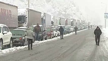 Russia: Traffic havoc as Russia-Georgia route closes due to weather conditions