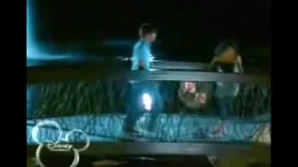 Vanessa Hudgens - Gotta go my own way - spanish version 