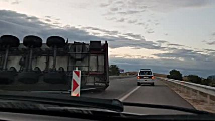 Катастрофа между тир и лек автомобил почти затвори магистрала "Марица"