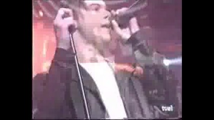 A1 - Here Comes The Rain [live].
