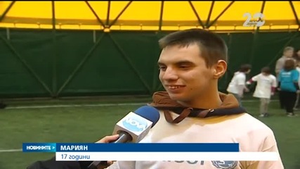 Треньори на Ливърпул проведоха демонстративна тренировка с български деца