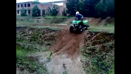 Kawasaki Kfx 700 - sand box jumping