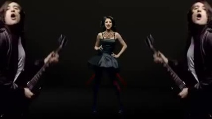 видео на Selena Gomez & The Scene - Naturally ( Високо Качество) 