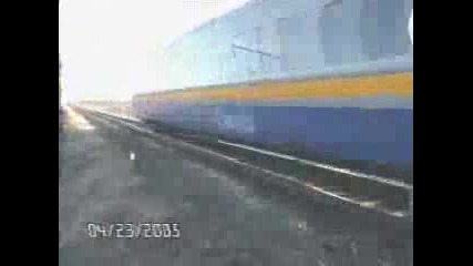 Влакът не го прегази за секунда 
