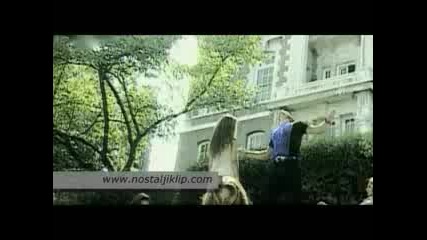 Mustafa Sandal - Bu Kiz Beni Gormeli