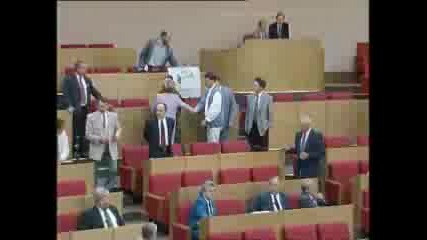 Жириновски бой в парламента 