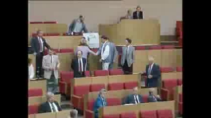 Жириновски бой в парламента