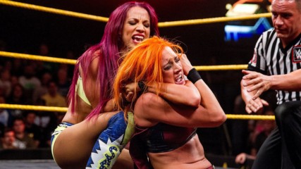 Sasha Banks vs. Becky Lynch – NXT Women’s Title Match: NXT TakeOver: Unstoppable (Full Match)