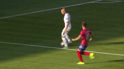 Фридек отбеляза за 4:0 срещу Сърбия