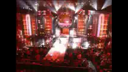 Robbie Williams - Feel (live On Nrj Music Awards 2003).mpg