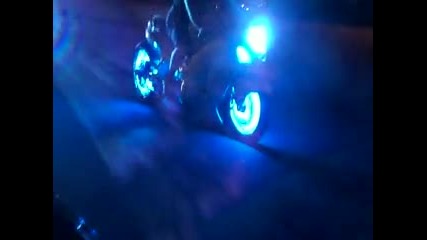 Мотори със светещи колела - красота