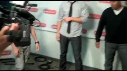 Justin Bieber Dancing at Radio Disney [hd]