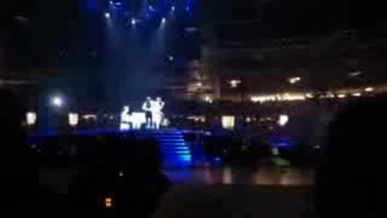 Jonas Brothers - Turn Right (live in Dallas,  Texas World Tour)