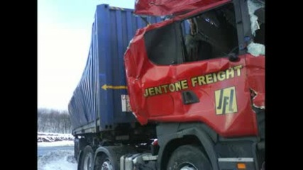 Scania R420 Top Line, след тежка катастрофа.