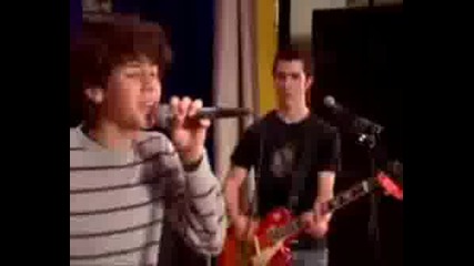 Jonas Brothers - I Am What I Am [school Tour Footage]
