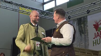 Необичайна надпревара: Десетки ловци имитираха рев на елен