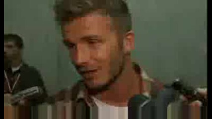 Beckham scores wonder goal against Barcelona