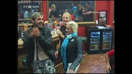 Big Brother F - Елеонора И Николай Си Гукат На Двора 02.04.10