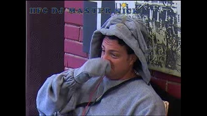 Kостюмът на Христо е с ръкавици и Цончо се чуди как ще се храни Big Brother Family 04.05.2010 