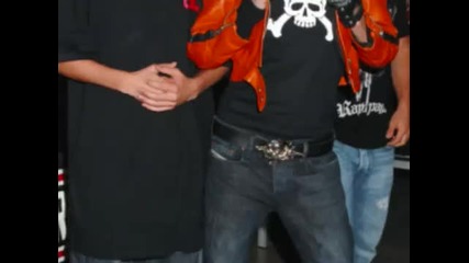 Bill e Tom Kaulitz gimmi more 