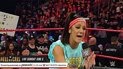 Alexa Bliss attacks Bayley with a kendo stick: Raw, May 15, 2017 (Full Segment)
