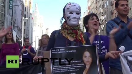 Spain: FEMEN, Podemos, and thousands more rally against 'feminicide' in Madrid