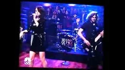 selena gomez naturally live on late night jimmy fallon 2 13 10 