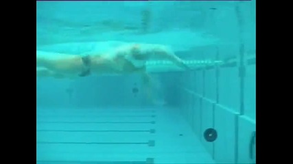 Ето това е плуване.иън Тoрп Световен шампион.