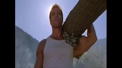 Arnold Schwarzenegger - сцена от филма Командо 