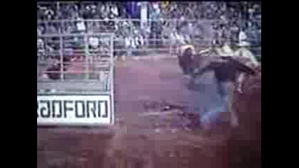 Ryan Smith Bullriding knockout in Shortgo 