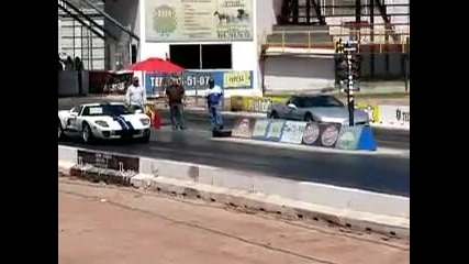 Ford Gt vs Corvette Z06 (slicks) 