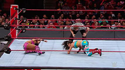 Bayley vs. Sasha Banks: Raw, Feb. 12, 2018 (Full Match)