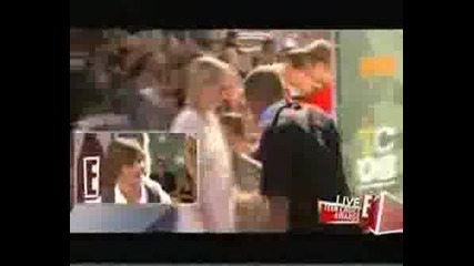 Зак И Ванеса - Интервюта На Синия Килим на Teen Choice Awards