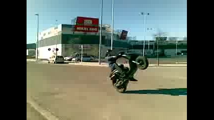 Cecko Kara Skuter Na Zadna Guma.mp4