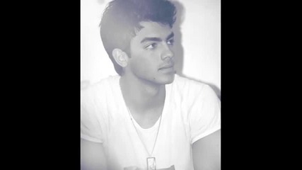 Joe Jonas с нова прическа 